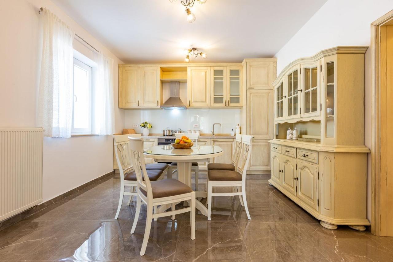 Mp Luxury Holiday Home With Swimming Pool Zadar Ngoại thất bức ảnh